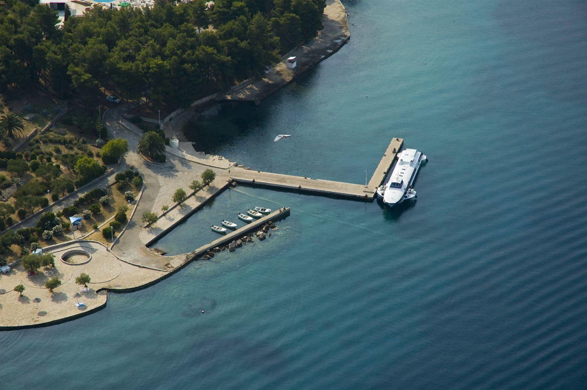 Trim Sunny Apartments By Valamar Stari Grad  Exterior foto