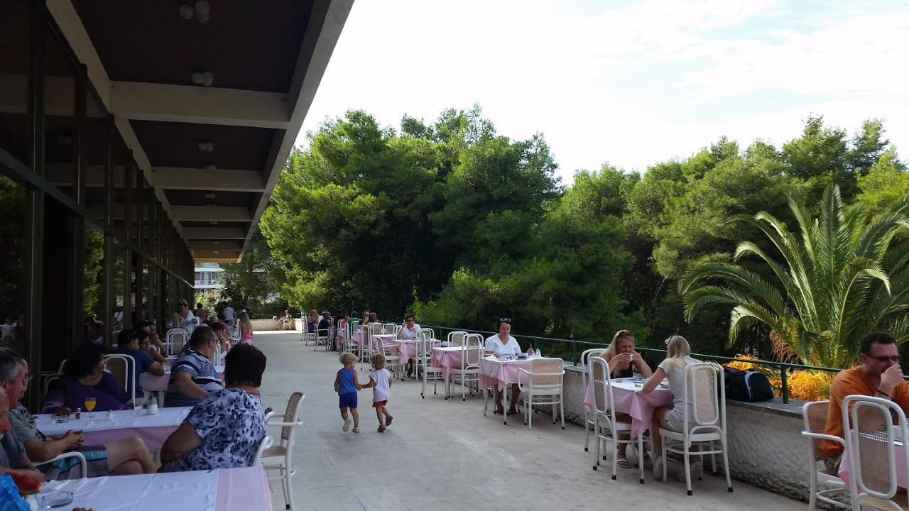 Trim Sunny Apartments By Valamar Stari Grad  Exterior foto